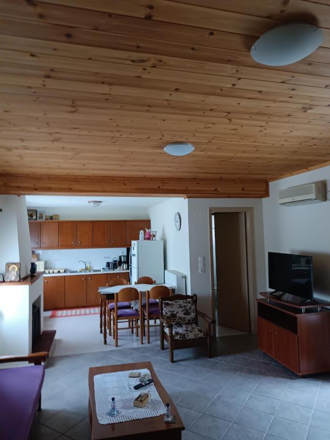 Chrysa'S House Apartment เอยิโอ ภายนอก รูปภาพ